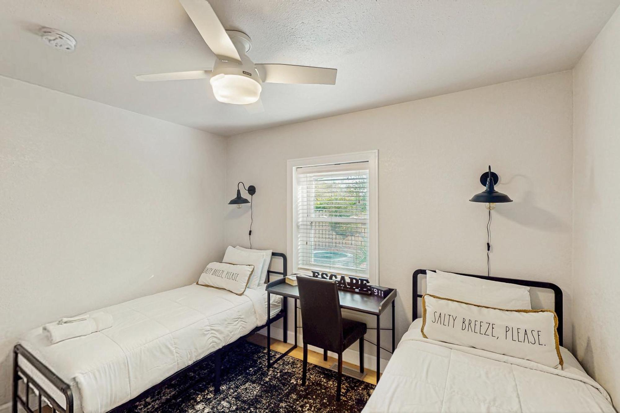 La Playita & Flip Flop Fun Villa St. George Island Room photo