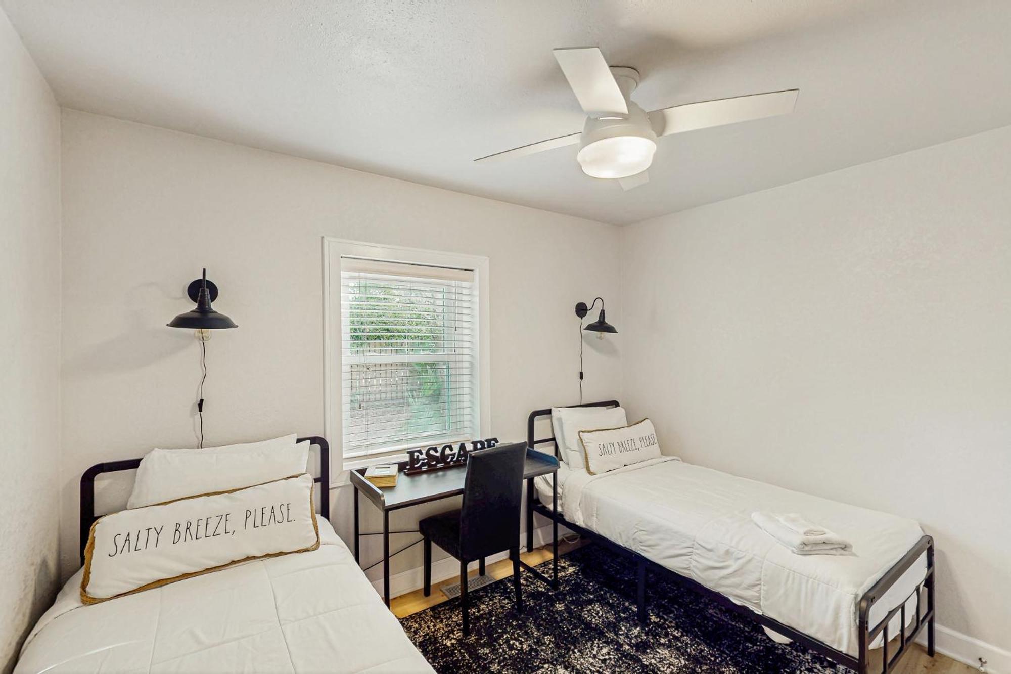 La Playita & Flip Flop Fun Villa St. George Island Room photo